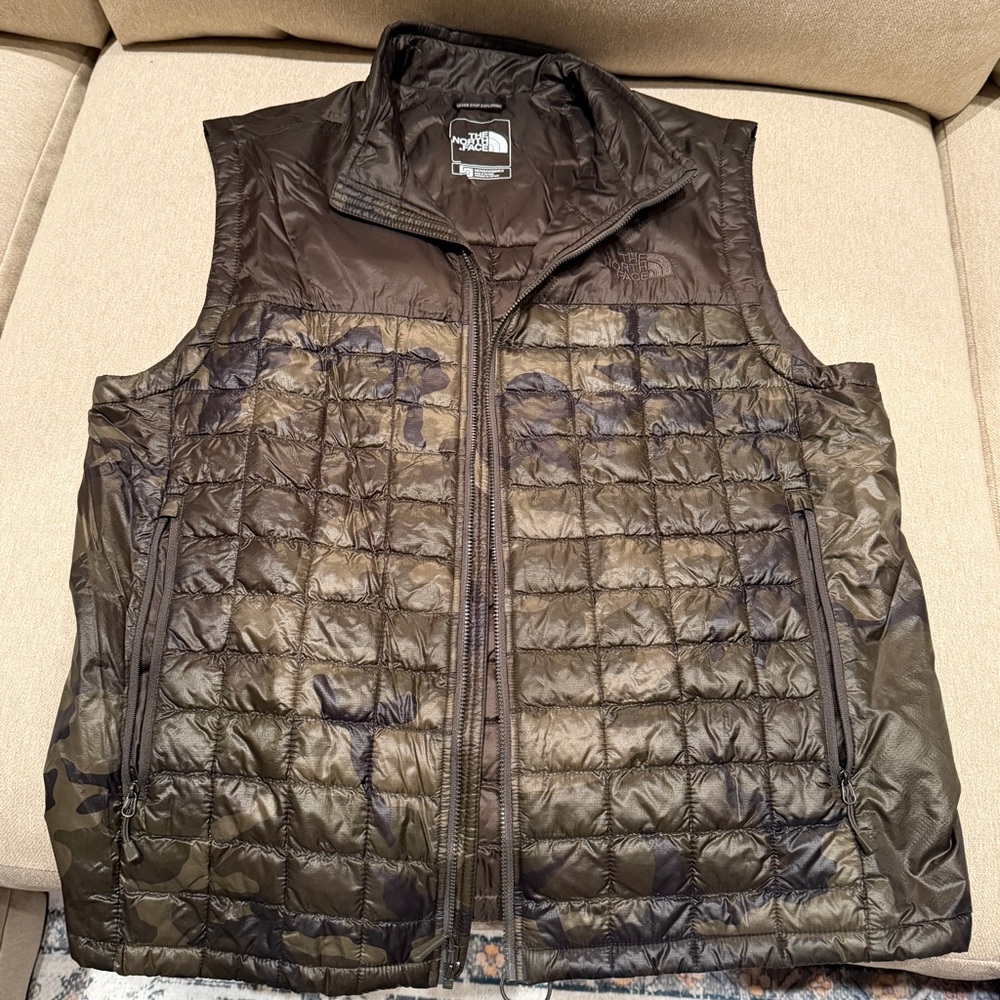 The North Face Men's Quilted Insulated Vest - Olive Green/Brown